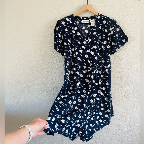 Vintage Blue Floral Shorts Romper - Picture 5 of 14